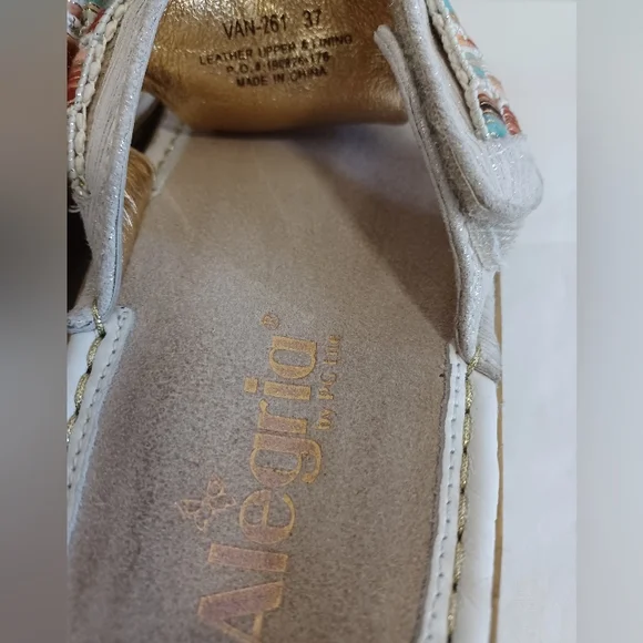Alegria Women's Vanessa thong  Sandals silver Gold  size 37.  VAN-261 - Picture 8 of 11
